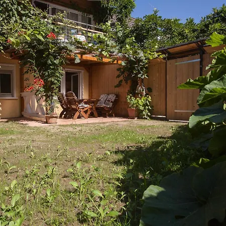 Haus Midori Apartment *